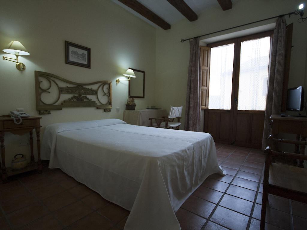La Hosteria De Oropesa Room photo